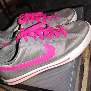 Nike Women's Gray and Pink Sneakers